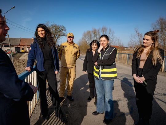 Wojewoda dolnośląska Anna Żabska osobiście sprawdziła sytuację na wodowskazie w Zbytowej