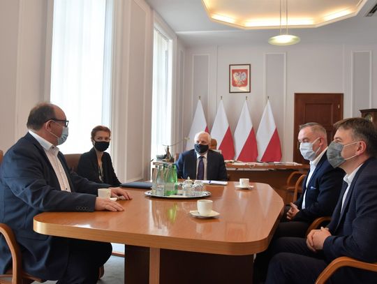 Wojewoda spotkał się ze starostą i burmistrzem