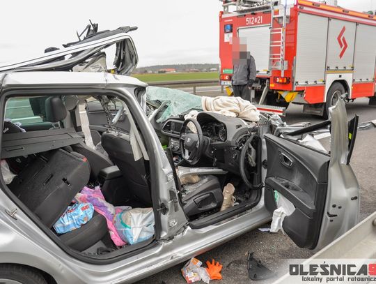 Wracali do domu na święta. Dramat na drodze. Ciężko ranna matka, roczne dziecko w szpitalu