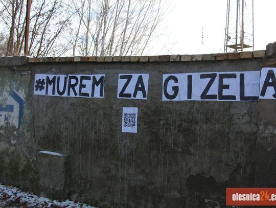 Wsparcie dla Gizeli Jagielskiej: Napisy na murze w Oleśnicy