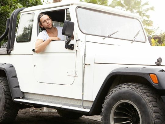 Wyciągarki samochodowe – jakie rodzaje wyciągarek wykorzystywane są w offroadzie?