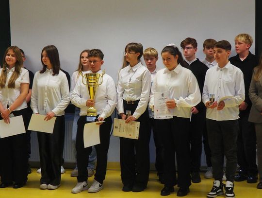 Wyłoniono najlepszych znawców historii. Triumf Wabiwnic w Bierutowie