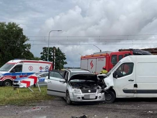 Wypadek na przejeździe kolejowym. Ranne dziecko 