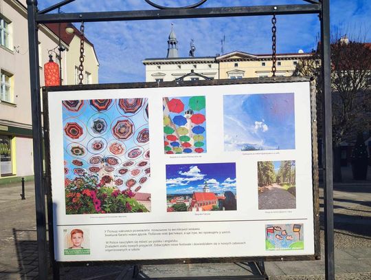 Wystawa "Polska oczami dzieci" w oleśnickim rynku