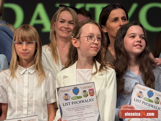 Wzruszenia, gratulacje i podsumowanie roku. Gala uczniów „Czwórki” w Oleśnicy