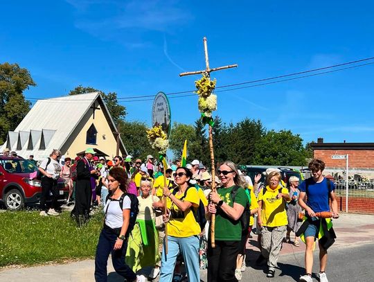 Z Sycowa na Jasną Górę. Żółto-zielona grupa wyruszyła w pielgrzymkową drogę