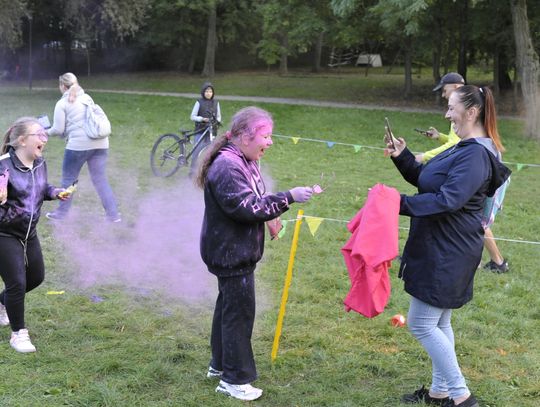 Zabawa z bańkami i proszkami holi