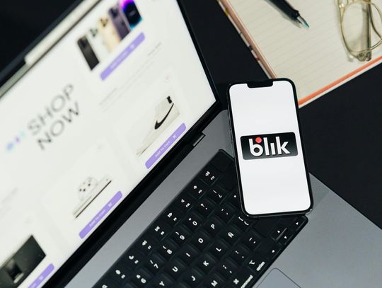 Zapomniałeś portfela, ale masz telefon - BLIK pomoże Ci wypłacić pieniądze