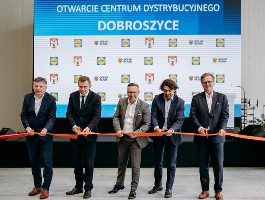 Zawieszenie wiechy w Centrum Dystrybucyjnym Lidla