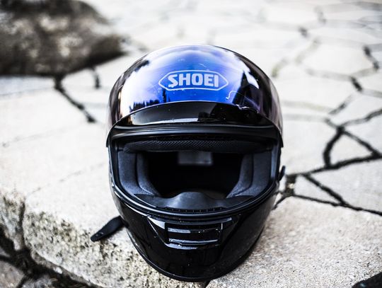 Zderzenie motocykla z autem na Klonowej w Oleśnicy
