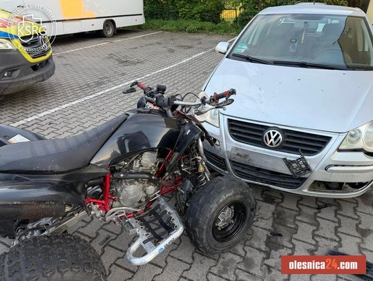 Zderzenie motocykla z Volkswagenem w Twardogórze. Na miejscu straż, pogotowie i policja Zderzenie motocykla z Volkswagenem w Twardogórze. Na miejscu straż, pogotowie i policja