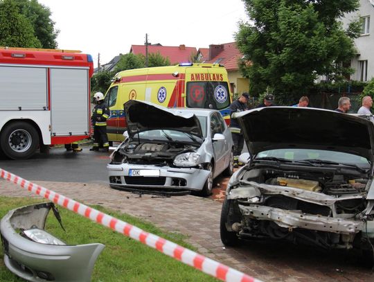 Zderzenie pod remizą w Dobroszycach [aktualizacja]