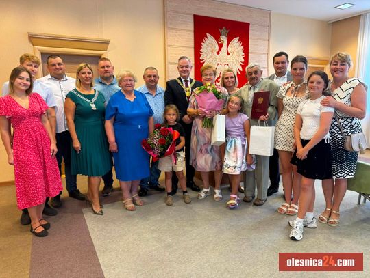 Złote gody w oleśnickim ratuszu. Wzruszająca uroczystość i odnowienie małżeńskich ślubów