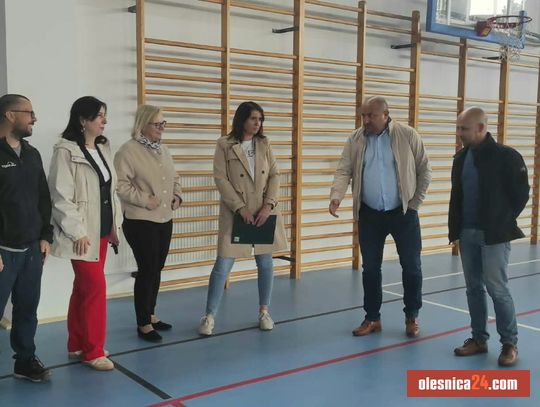 Zmodernizowana hala sportowa w Dziadowej Kłodzie oficjalnie odebrana Zmodernizowana hala sportowa w Dziadowej Kłodzie oficjalnie odebrana