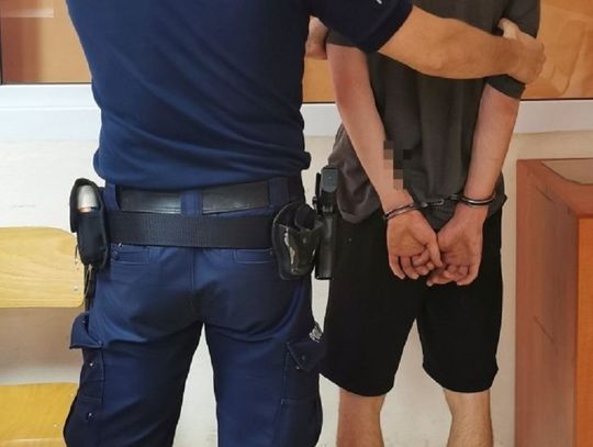 Zniszczył samochody i herb na jednostce wojskowej w Oleśnicy