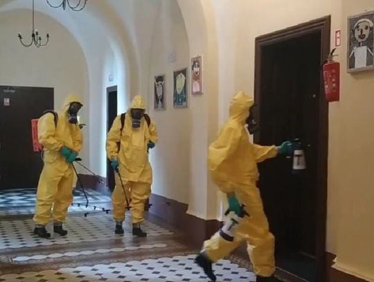 Żołnierze zdezynfekowali Dom Opieki Caritasu w Dobroszycach