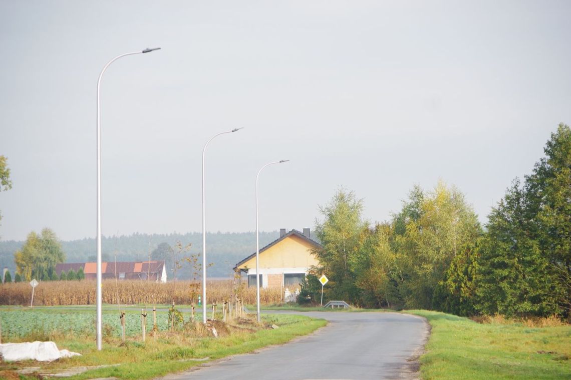 Nowy ciąg lamp przy ulicy Oleśnickiej