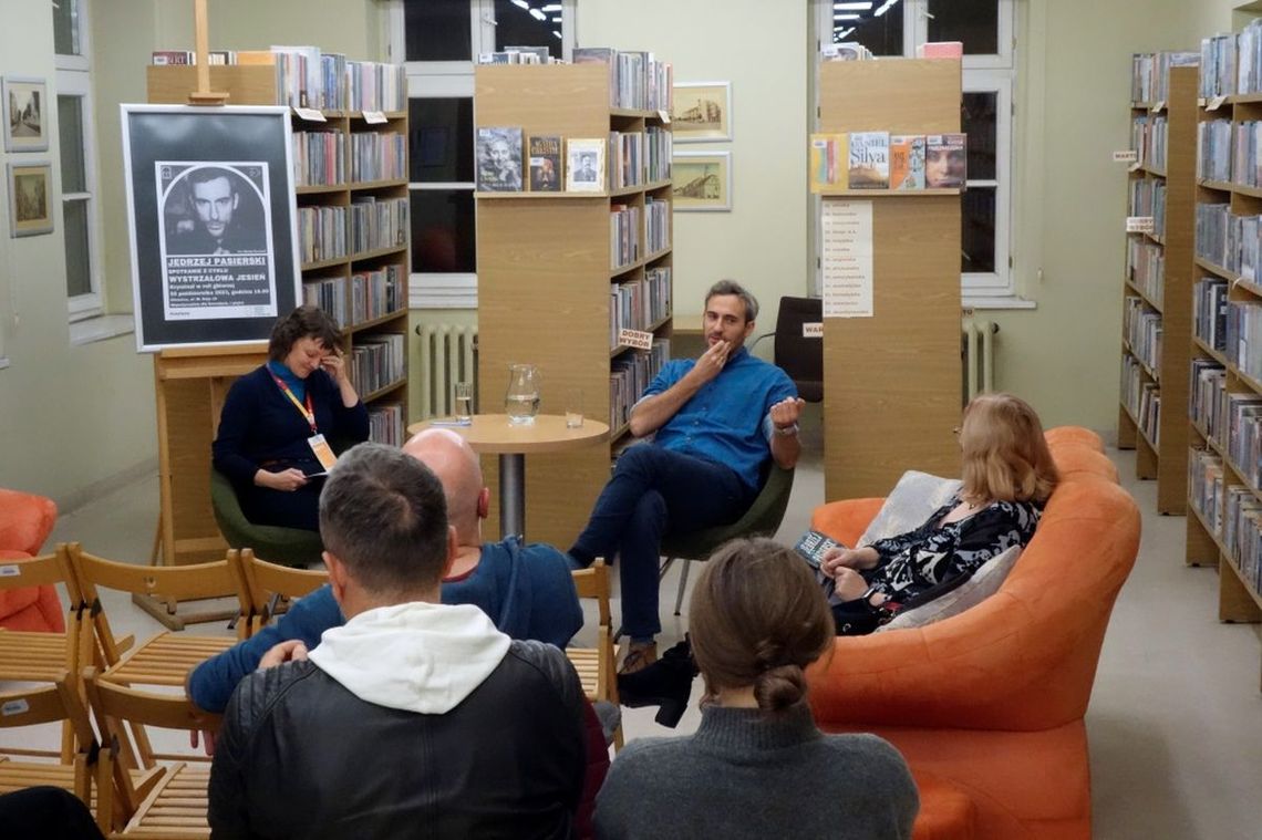 Kryminał w roli głównej w bibliotece w Oleśnicy