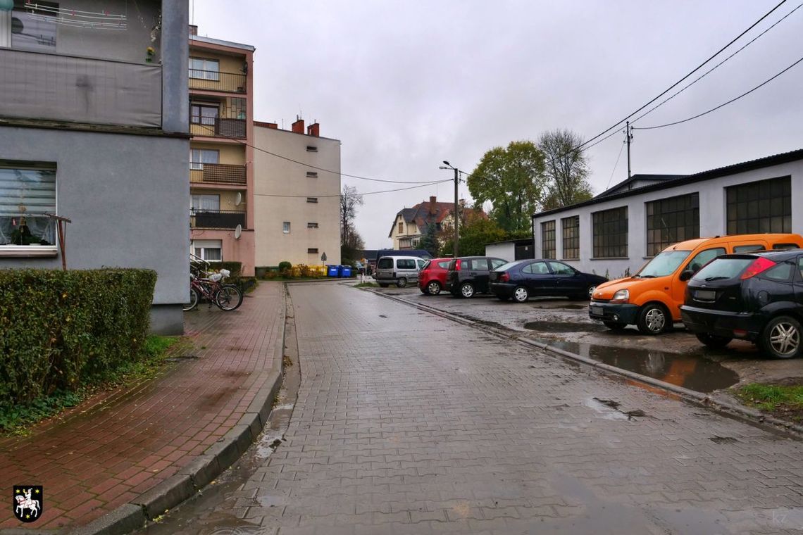 Nowa nawierzchnia przy garażach i parkingu