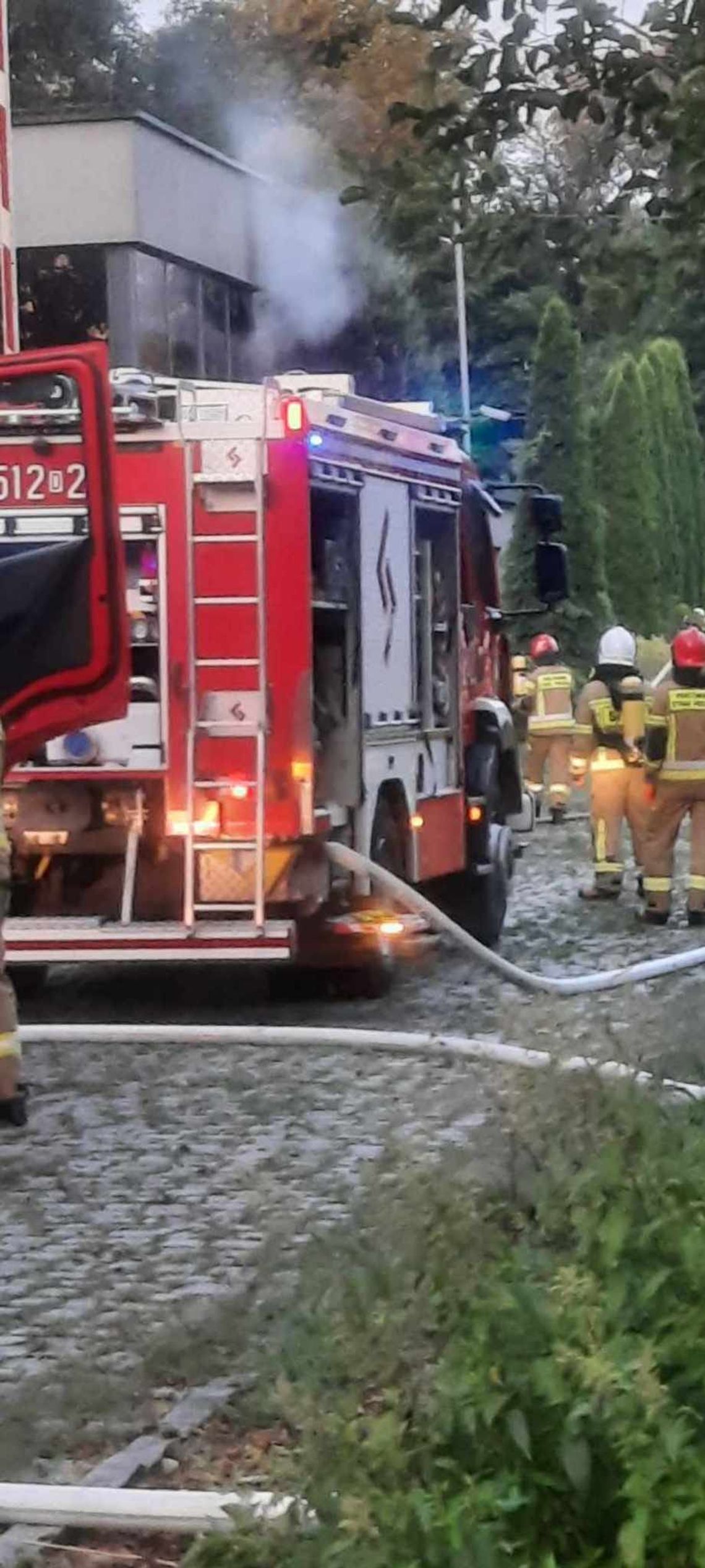 Paliły się pomieszczenia byłej lakierni