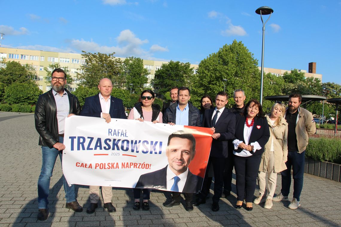 Starosta Efinowicz przyszła w czerwonych koralach