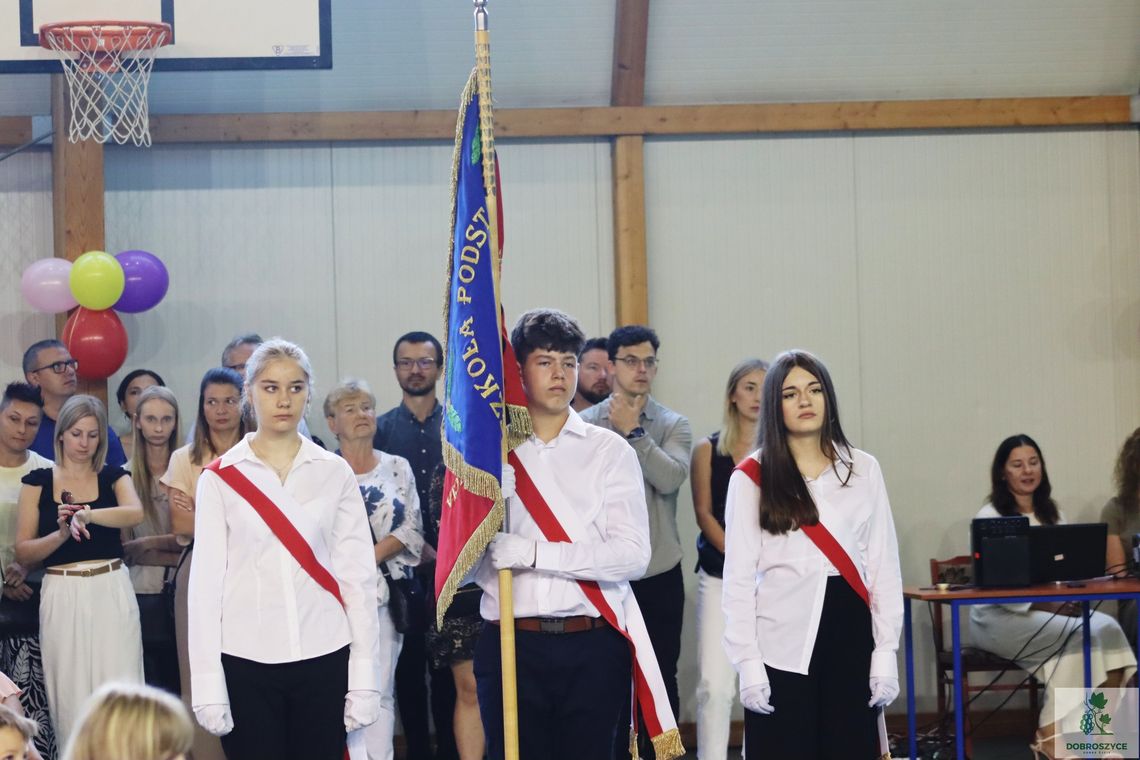 Witaj, szkoło w Dobroszycach