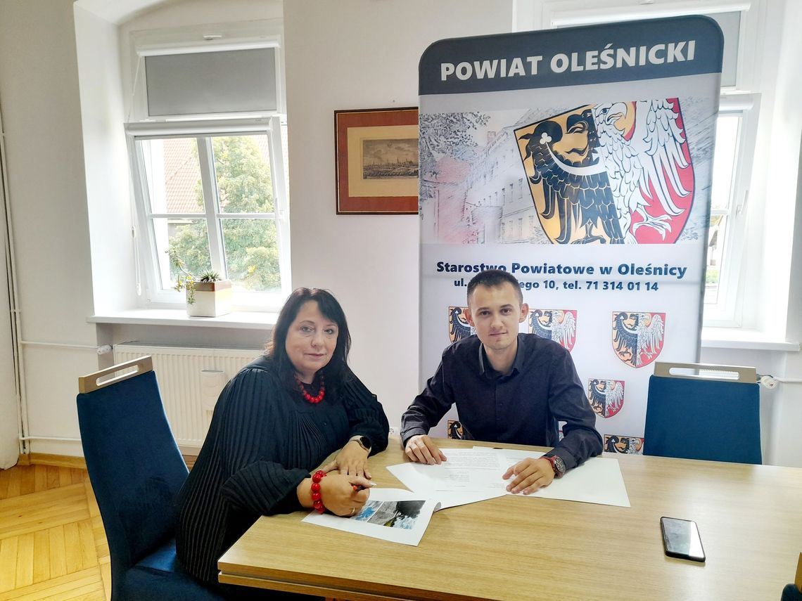 Radny Dobroszyc na spotkaniu ze starostą
