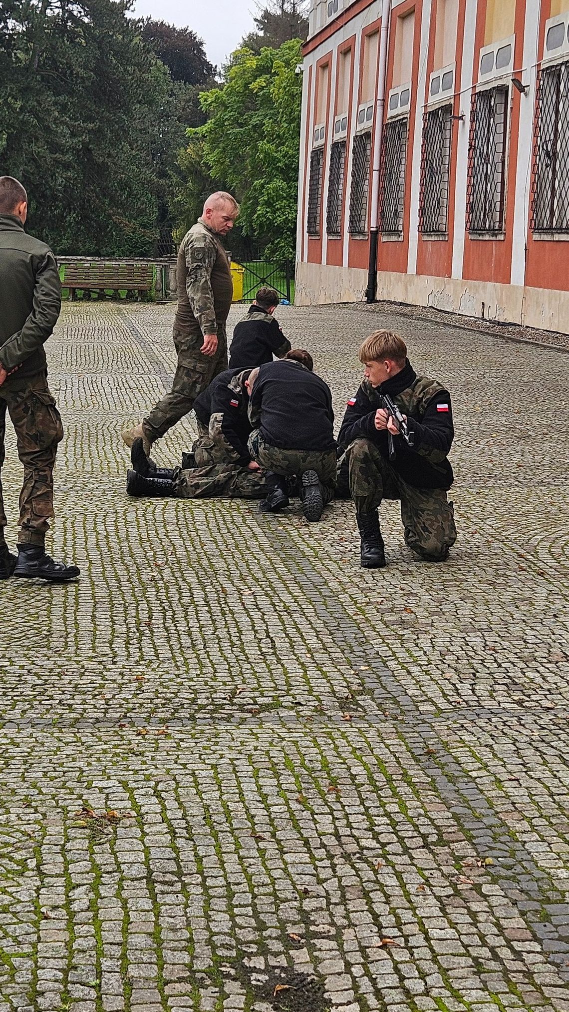 Pierwsze dni szkolenia w Zespole Szkół Ponadpodstawowych w Bierutowie Pierwsze dni szkolenia w Zespole Szkół Ponadpodstawowych w Bierutowie