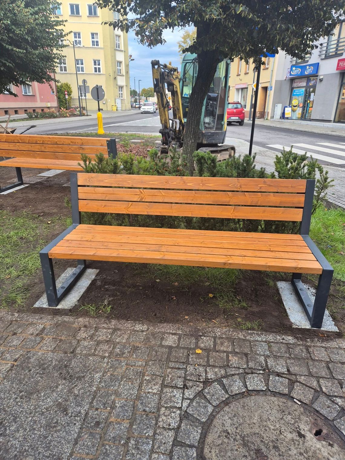 Są nowe ławki i kosze w centrum Sycowa