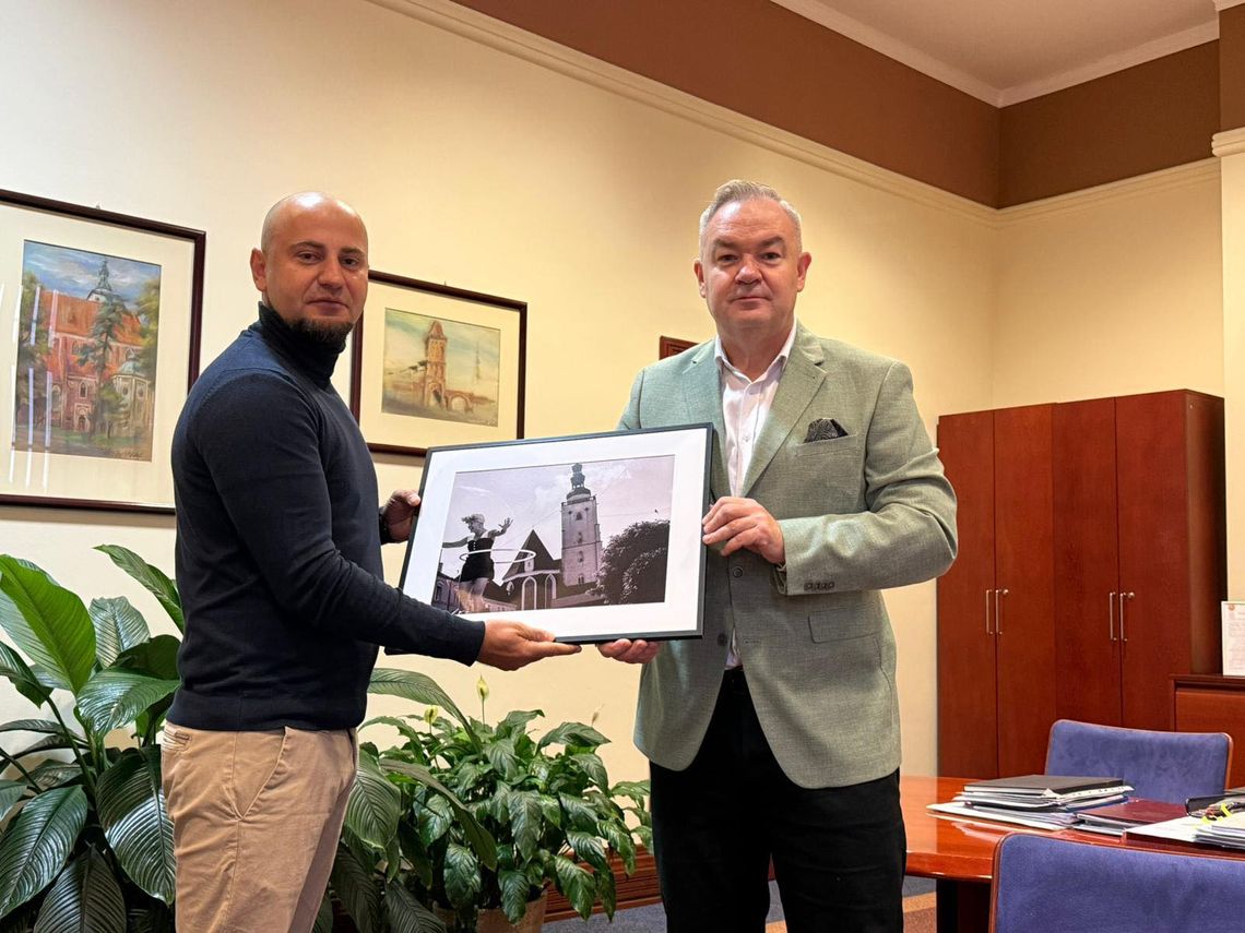 Pogadali jak dyrektor z burmistrzem