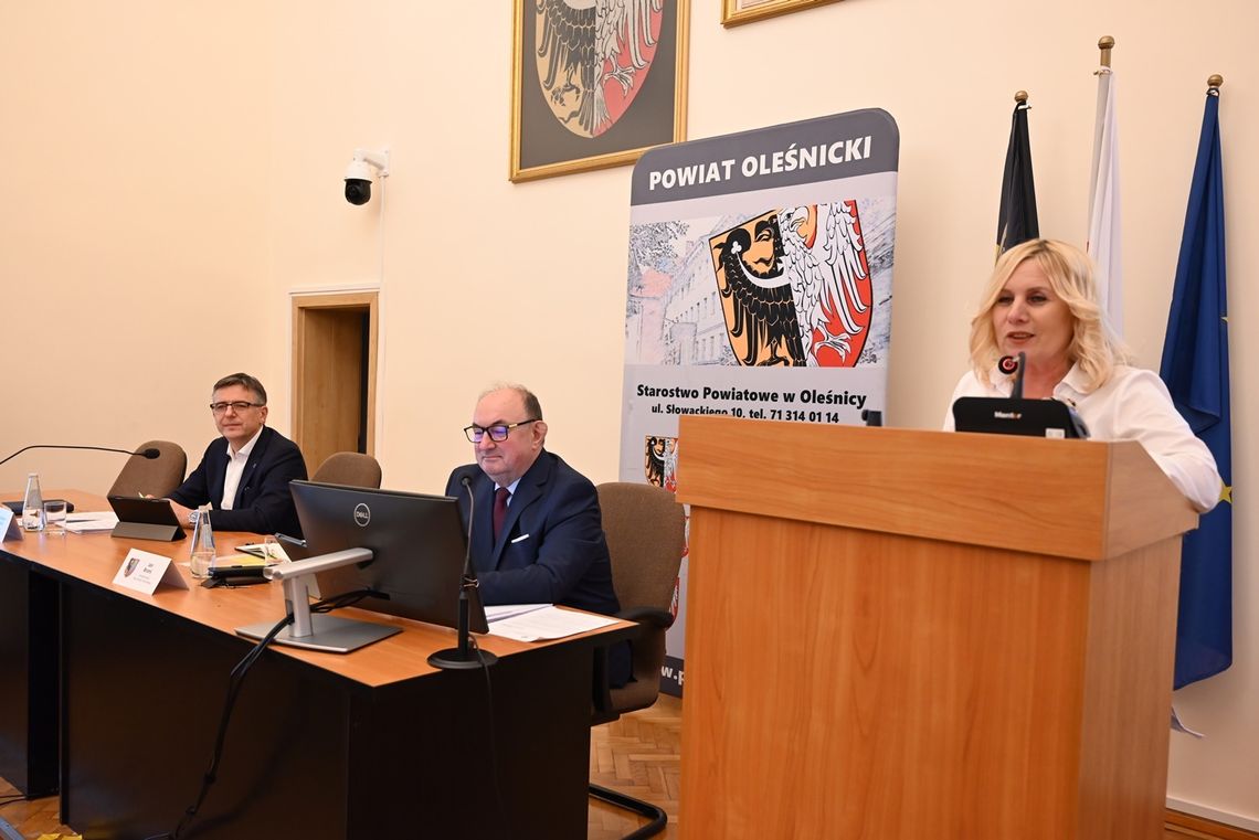 Sanepid i nadzór budowlany z raportami na sesji Rady Powiatu Sanepid i nadzór budowlany z raportami na sesji Rady Powiatu