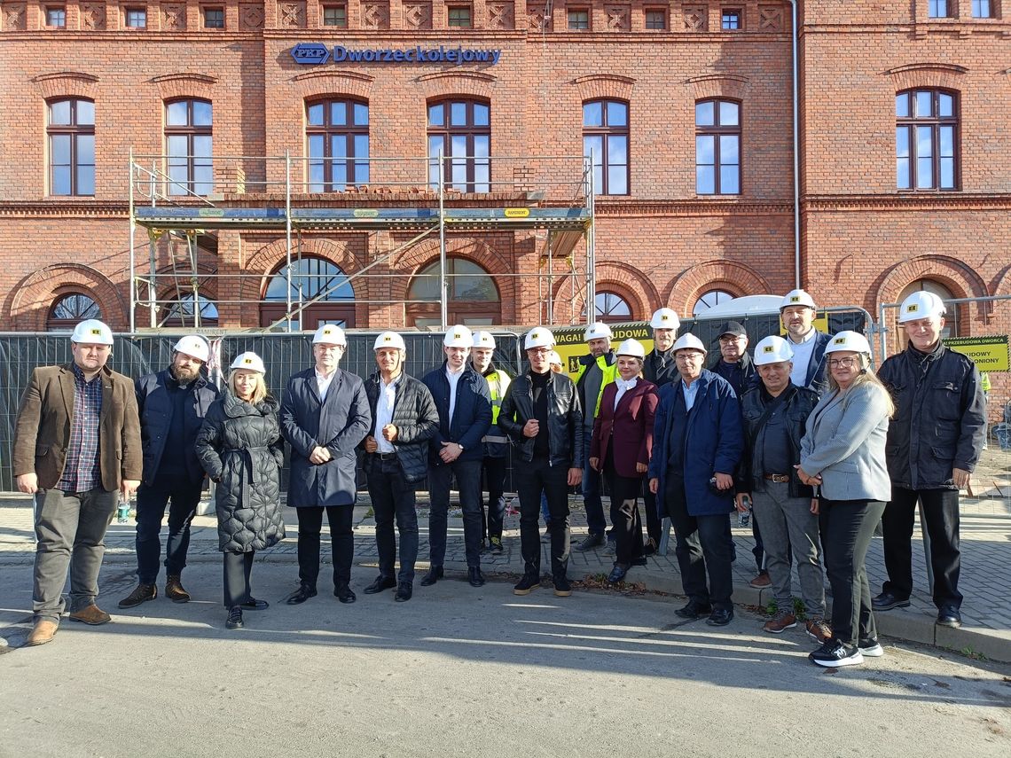 Radni oglądali dworzec PKP
