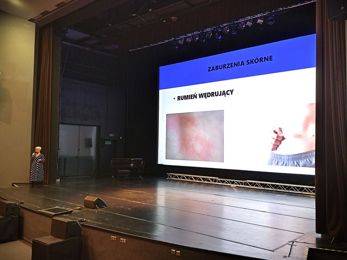 Seniorzy na wykładzie o zdrowiu Seniorzy na wykładzie o zdrowiu