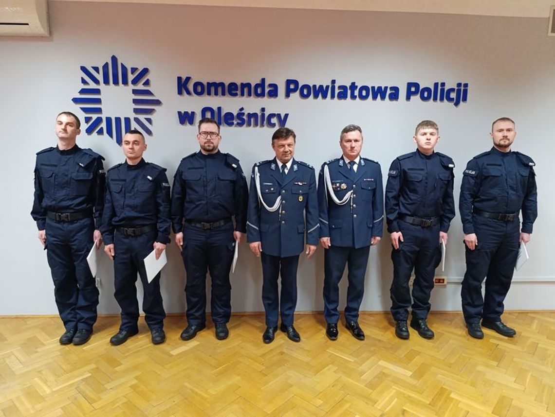 Uroczyste ślubowanie nowych funkcjonariuszy policji w Oleśnicy