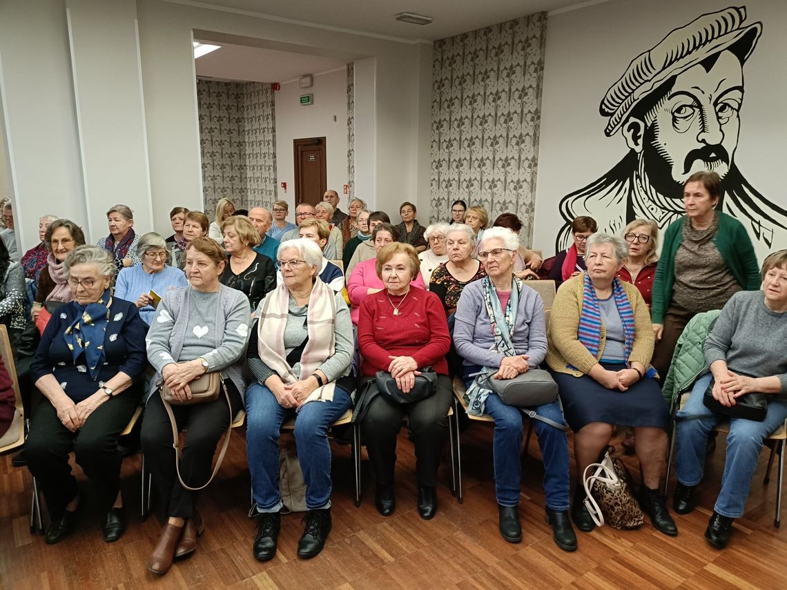 Seniorzy spotkali się z pracownikami Urzędu Miasta Oleśnicy