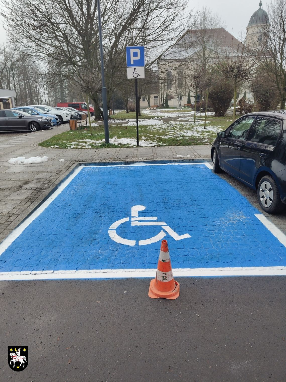 Nowe miejsca parkingowe dla osób z niepełnosprawnościami w centrum Sycowa