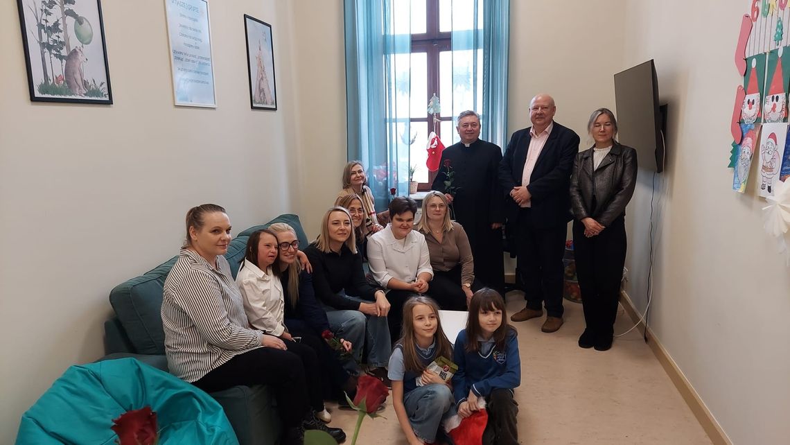 Uroczyste otwarcie odnowionych świetlic w internacie Caritasu