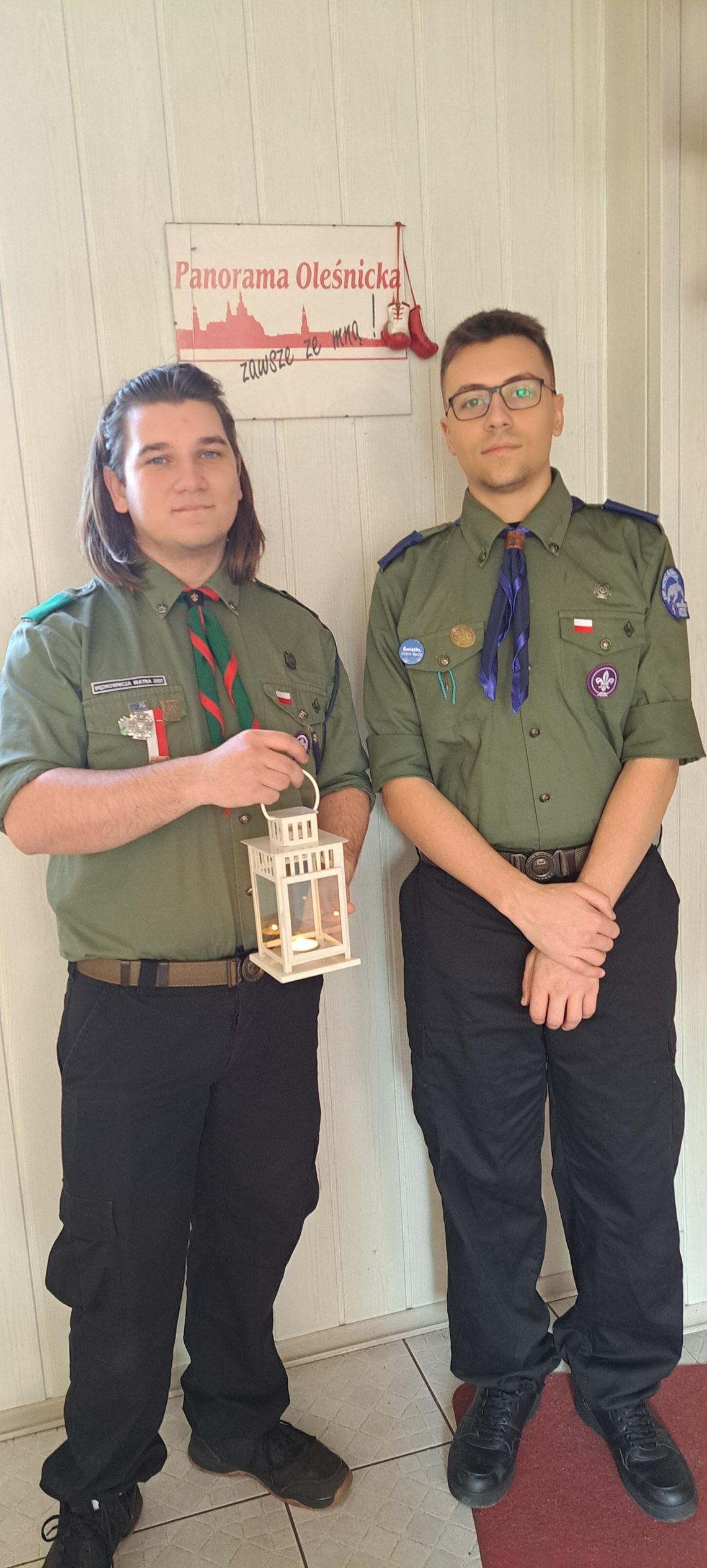 Harcerze z Betlejemskim Światełkiem Pokoju w redakcji "Panoramy Oleśnickiej"