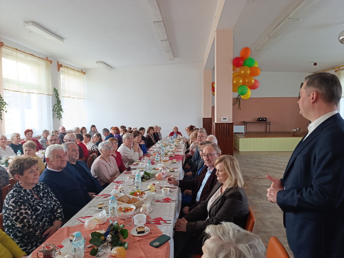 Spotkanie opłatkowe seniorów - były i życzenia, i ważne informacje Spotkanie opłatkowe seniorów - były i życzenia, i ważne informacje