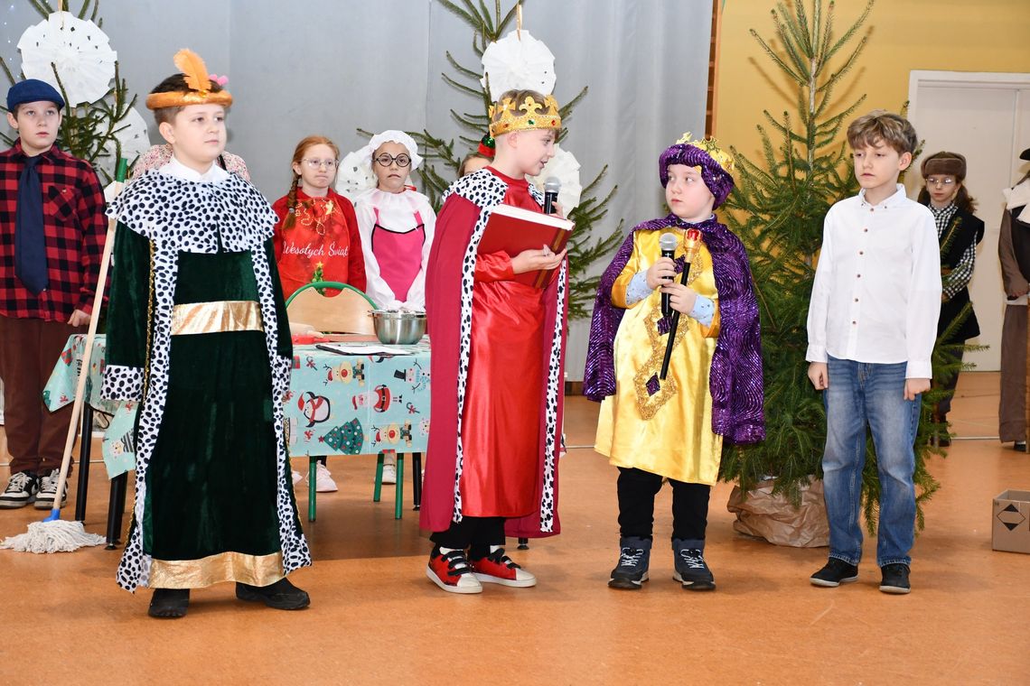 Piękne jasełka w Szkole Podstawowej w Ligocie Polskiej Piękne jasełka w Szkole Podstawowej w Ligocie Polskiej