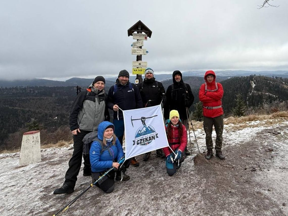 Sycowski Klub Czekan kończy 2025 rok udaną wyprawą w Góry Suche Sycowski Klub Czekan kończy 2025 rok udaną wyprawą w Góry Suche