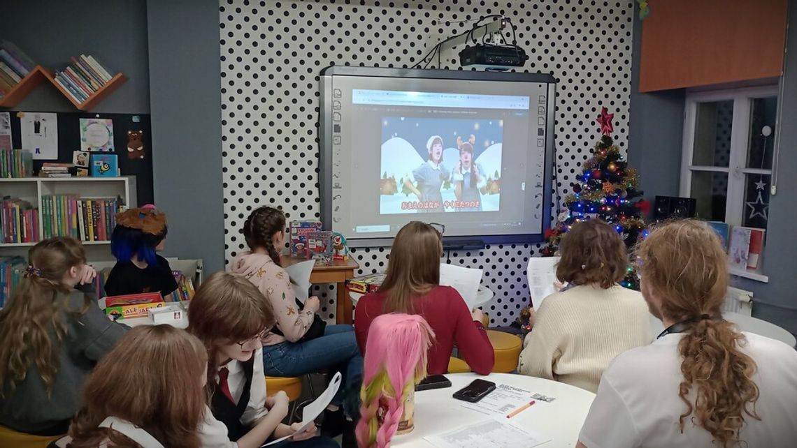 Młodzieżowy Klub Mangi i Anime kończy rok w japońskim stylu: Kolędy po japońsku i tradycje Nowego Roku
