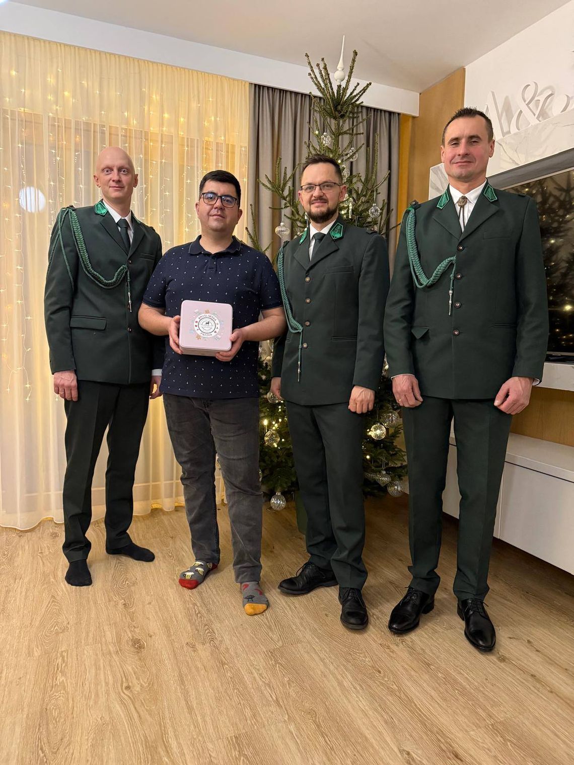 Myśliwi z Koła Łowieckiego „Jeleń” po raz szósty w akcji „Myśliwska Paczka”