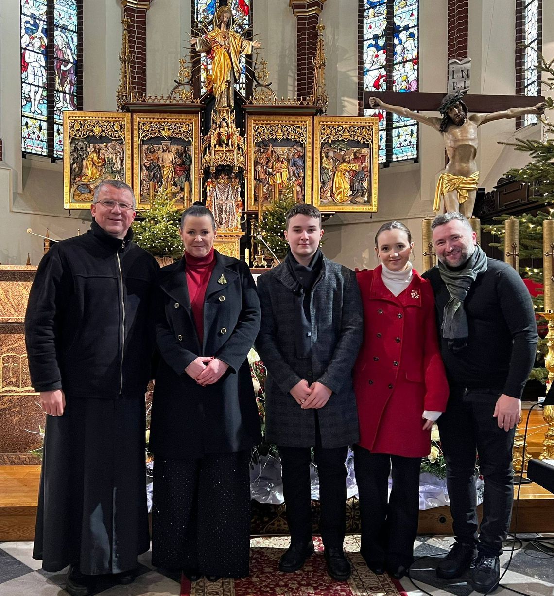 Rodzina Pomorskich z Częstochowy zachwyciła parafian wspólnym kolędowaniem Rodzina Pomorskich z Częstochowy zachwyciła parafian wspólnym kolędowaniem