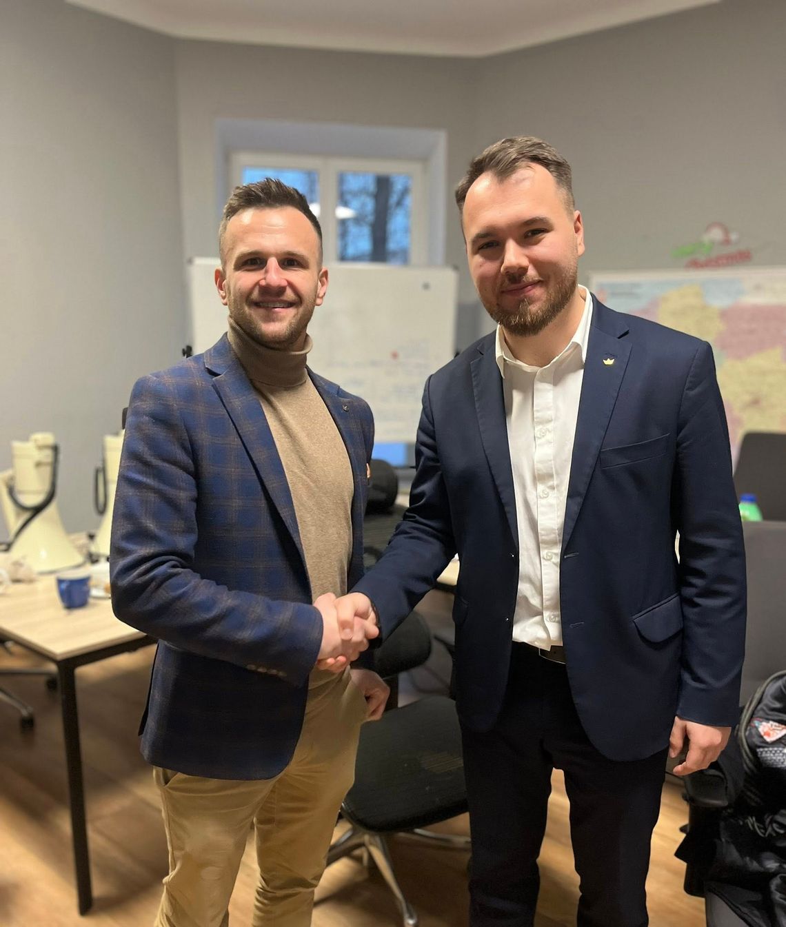 „Kopiemy się z koniem” – mieszkaniec Sycowa został asystentem posła „Kopiemy się z koniem” – mieszkaniec Sycowa został asystentem posła