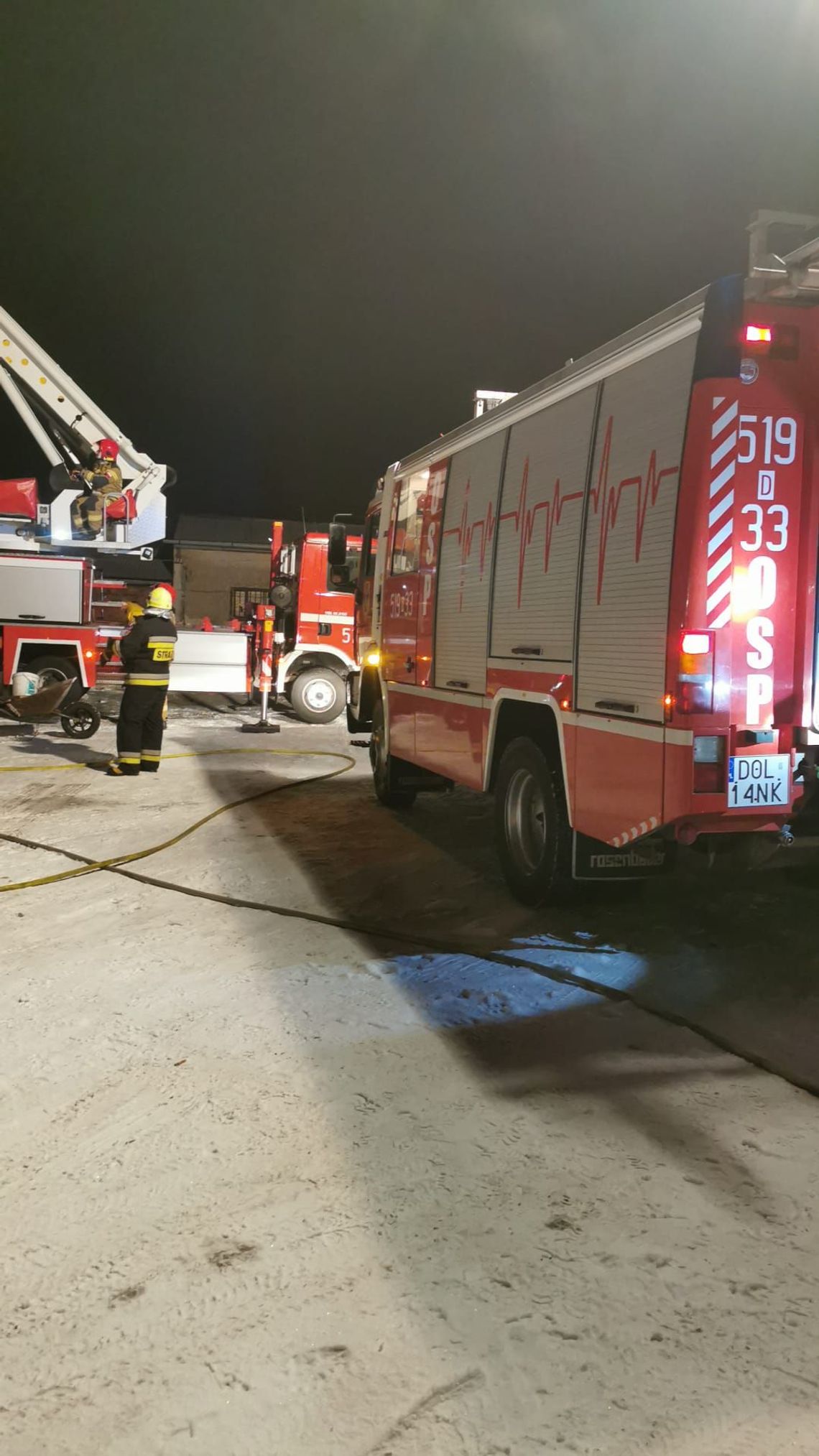 Pożar sadzy w kominie. Strażacy interweniowali w czwartek wieczorem