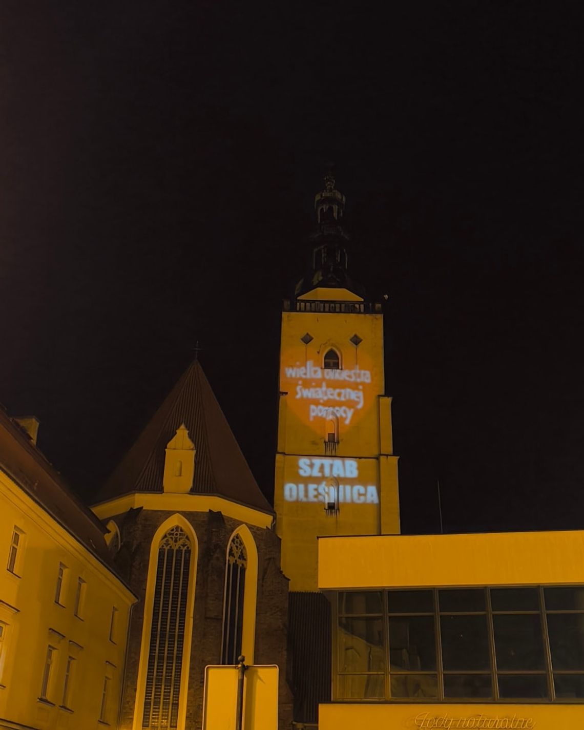 Finał WOŚP w Oleśnicy: Jarmark, fire show, grochówka, aukcje na żywo, bieg, koncerty i retrogranie