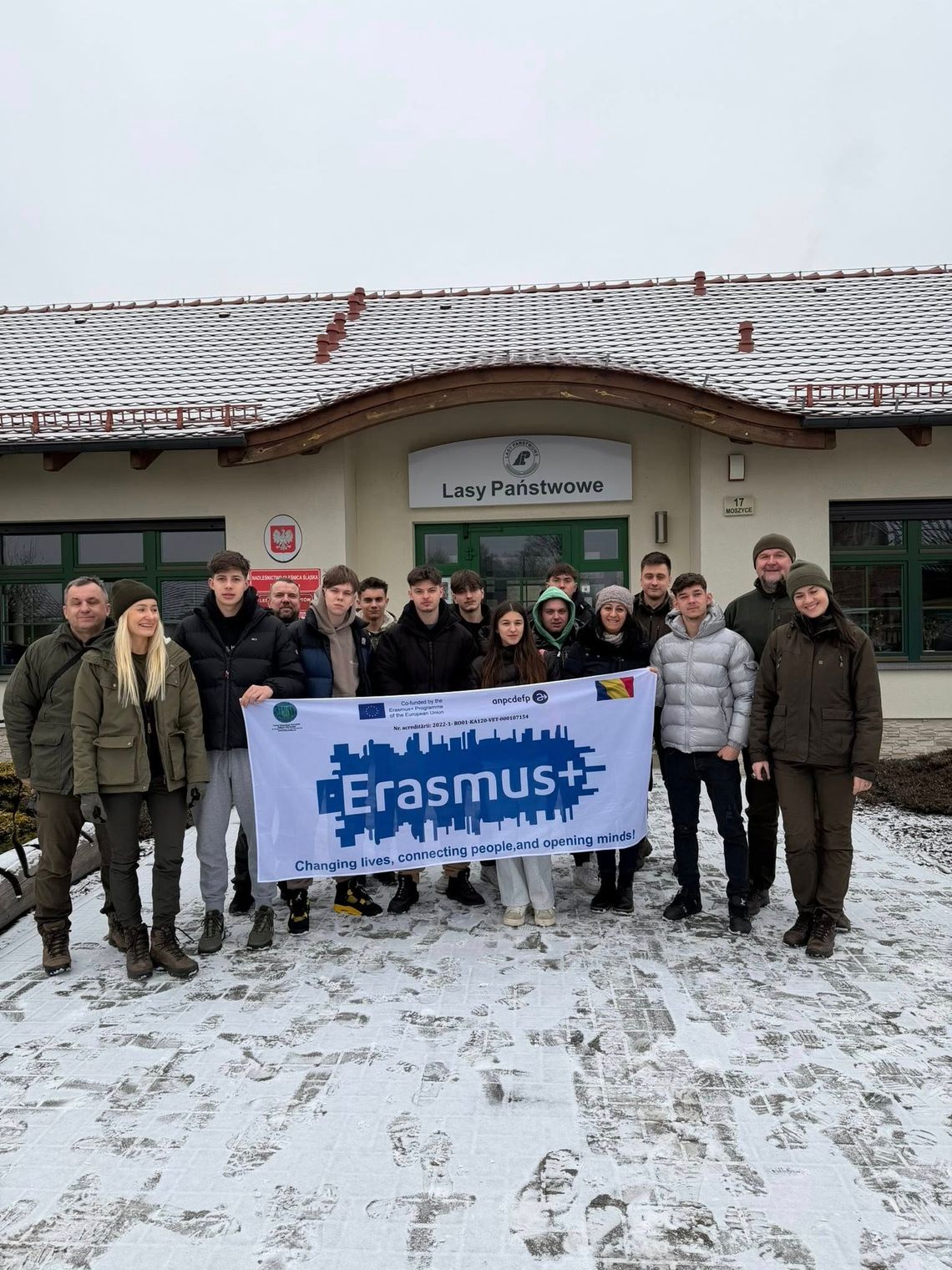Uczniowie rumuńskiej szkoły leśnej zdobyli praktyczne doświadczenie w oleśnickich lasach