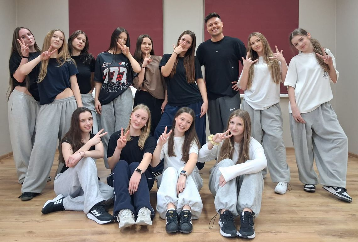 MajKel Kalcowski w Oleśnicy: Finalista „You Can Dance” rozgrzał grupę taneczną MDK do czerwoności!