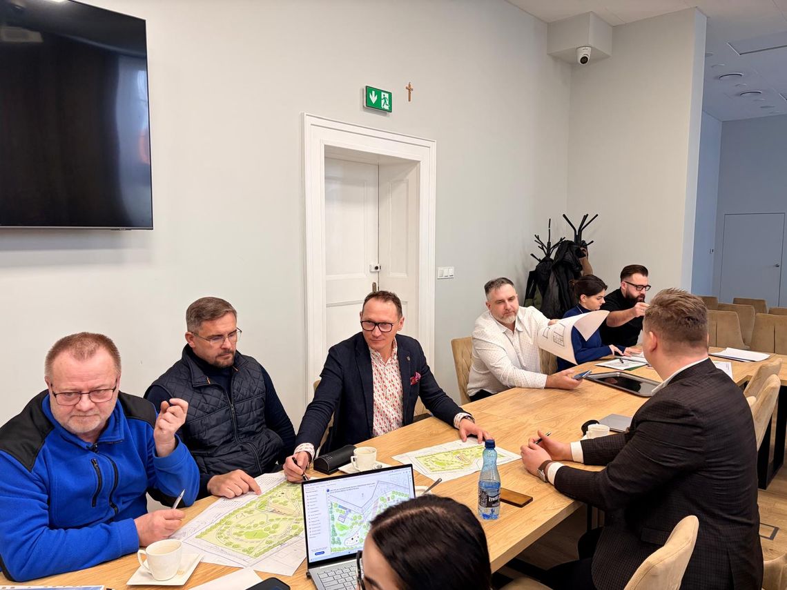 Plac Społeczny w Międzyborzu nabiera kształtów Plac Społeczny w Międzyborzu nabiera kształtów